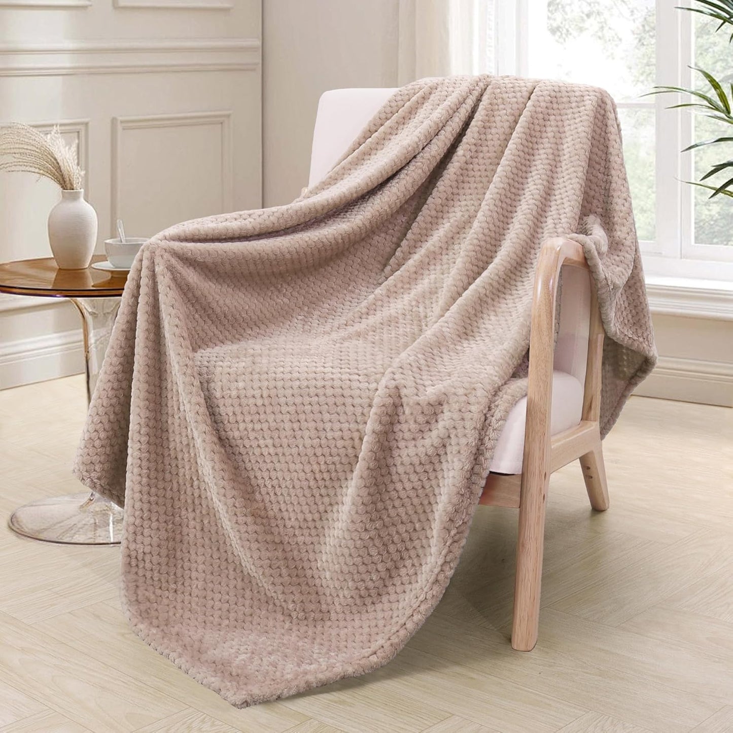 Exclusivo Mezcla Fleece Throw Blanket Extra Large, Super Soft and Warm Blankets for Couch, Sofa and Bed Waffle Textured, Cozy, Fuzzy and Lightweight (Camel, 50x70 Inches)