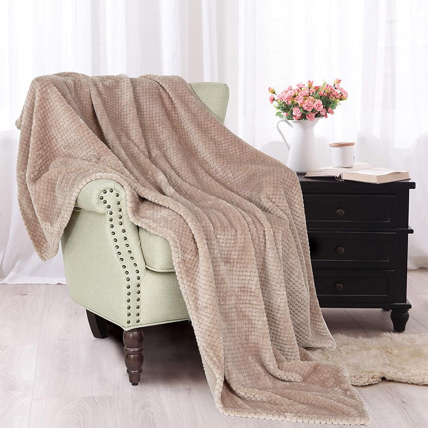 Exclusivo Mezcla Fleece Throw Blanket Extra Large, Super Soft and Warm Blankets for Couch, Sofa and Bed Waffle Textured, Cozy, Fuzzy and Lightweight (Camel, 50x70 Inches)